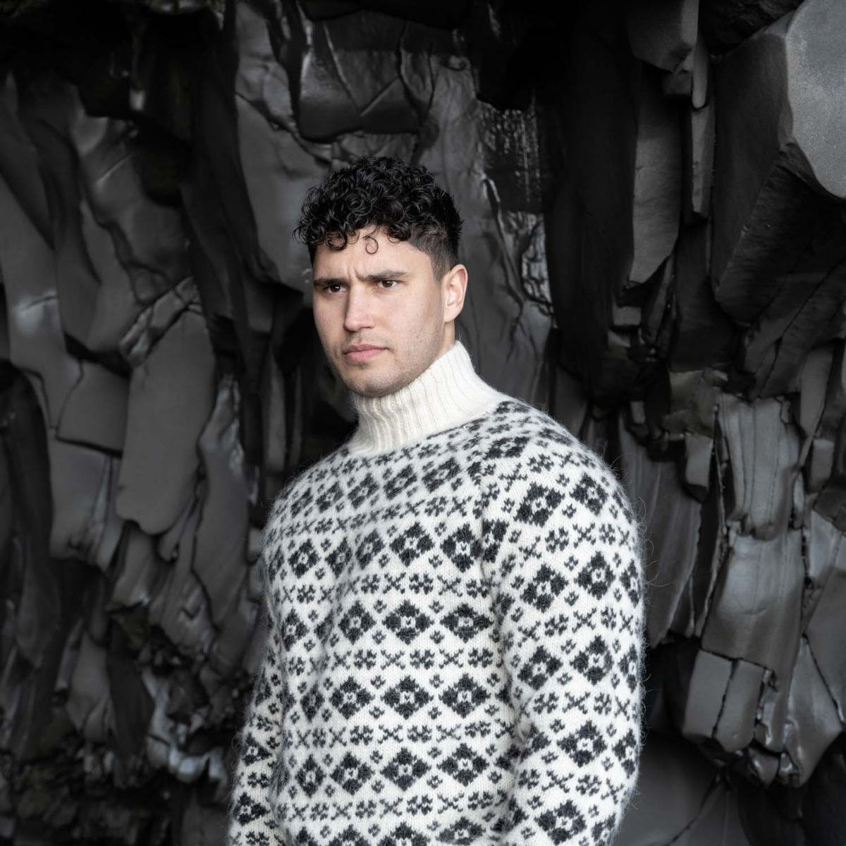 wool-turtleneck-sweater-iceland1500x1500-74_2.jpeg
